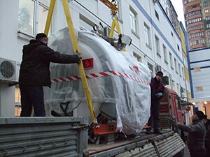 Крепление крупногабаритного генератора в кузове автомобиля